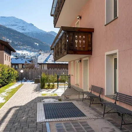 Fiorini 4 Apartment *
